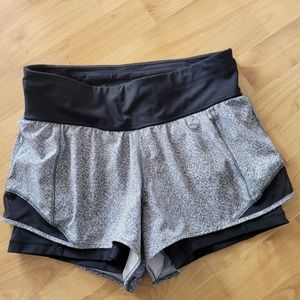 Lululemon Hotty Hot Naked 4"Fractal Alpine Nulux